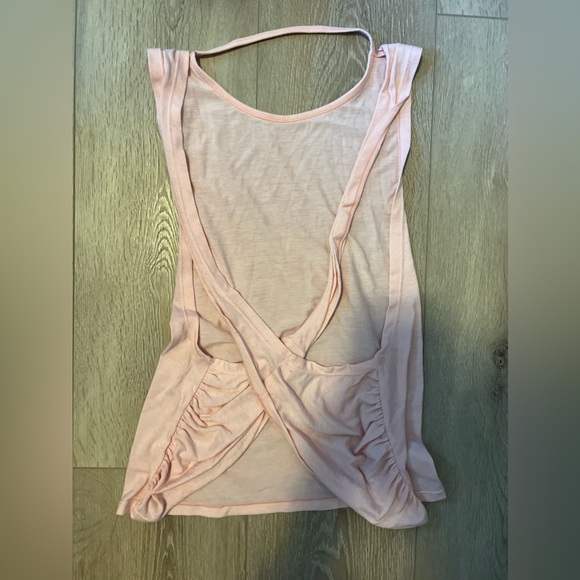 Cute athletic tank - Picture 2 of 2